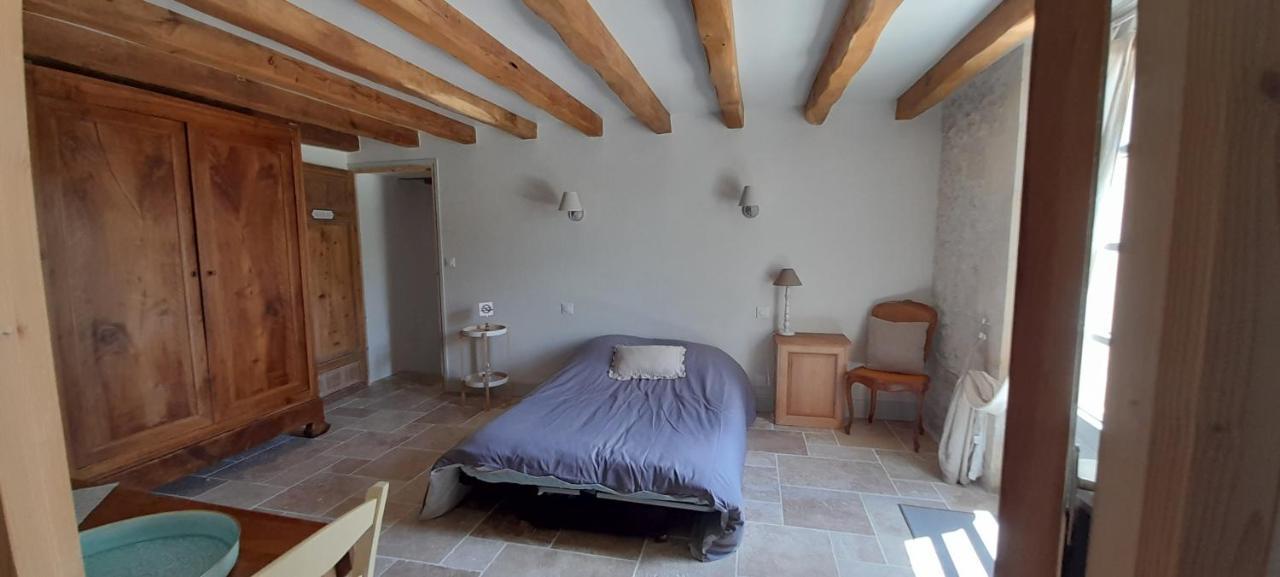 Suite De Charme Dans Une Maison Charentaise Cozes Esterno foto