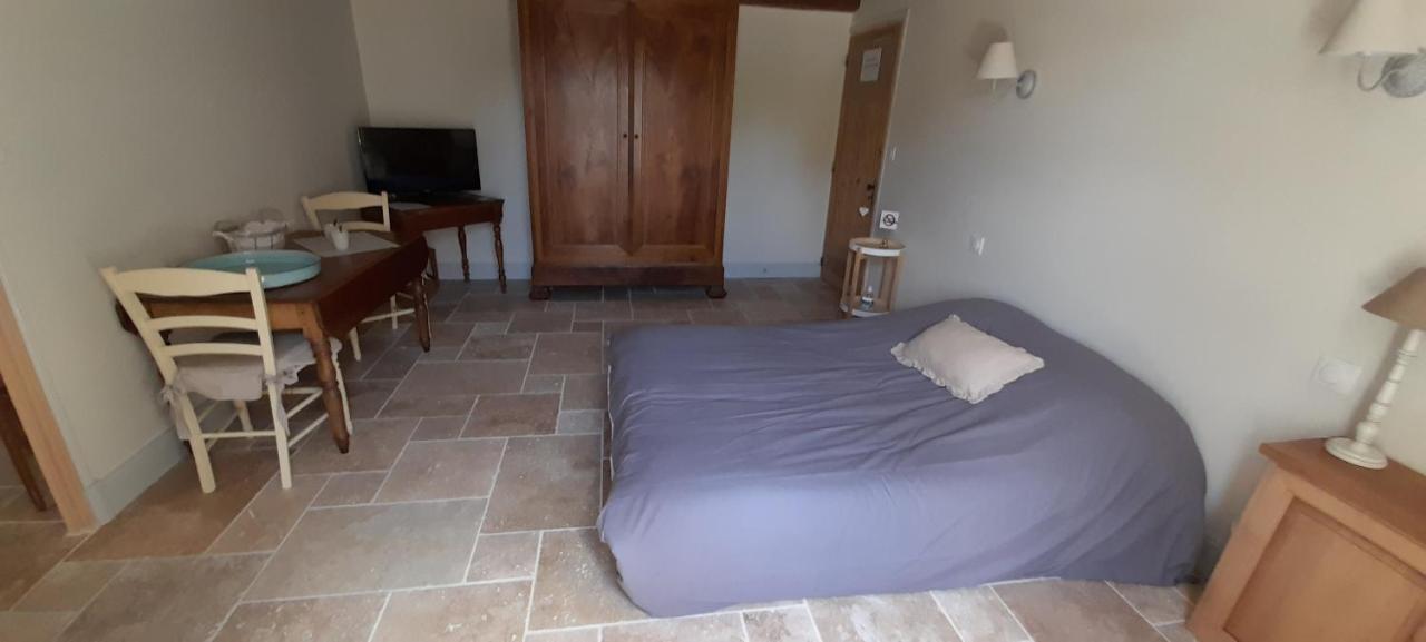 Suite De Charme Dans Une Maison Charentaise Cozes Esterno foto